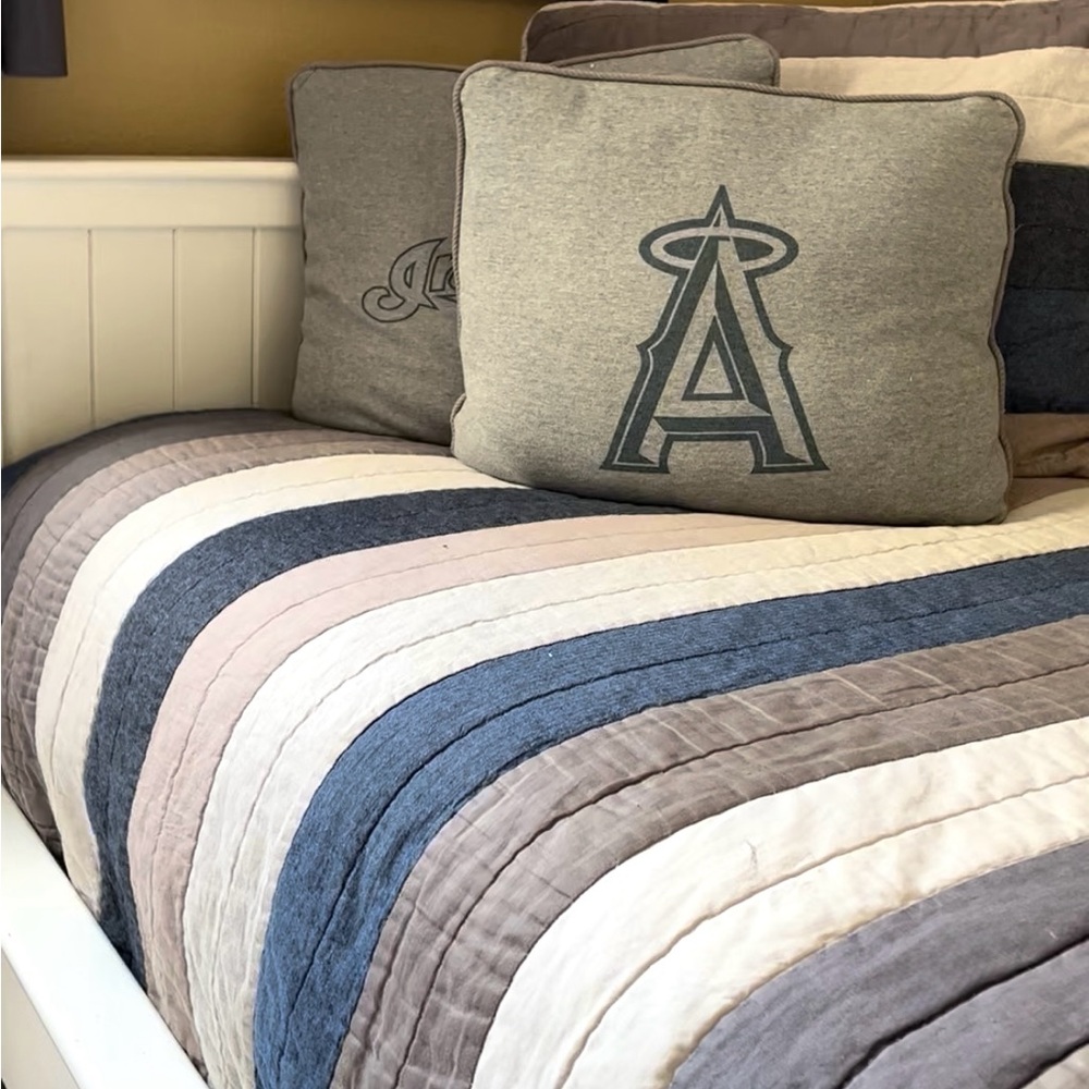 Pottery Barn Teen Striped Gray and Blue Bedding Set. Great condition.